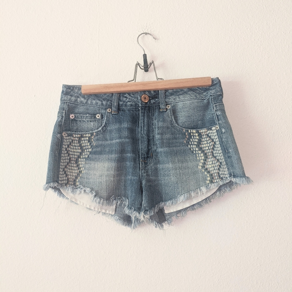 American Eagle Hi Rise Festival Short Shorts 2